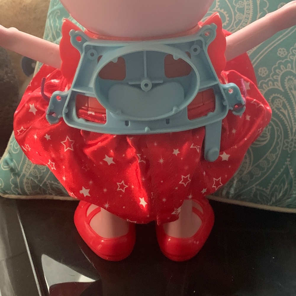 Peppa Pig Red Dress Toy Figure - Picture 6 of 12